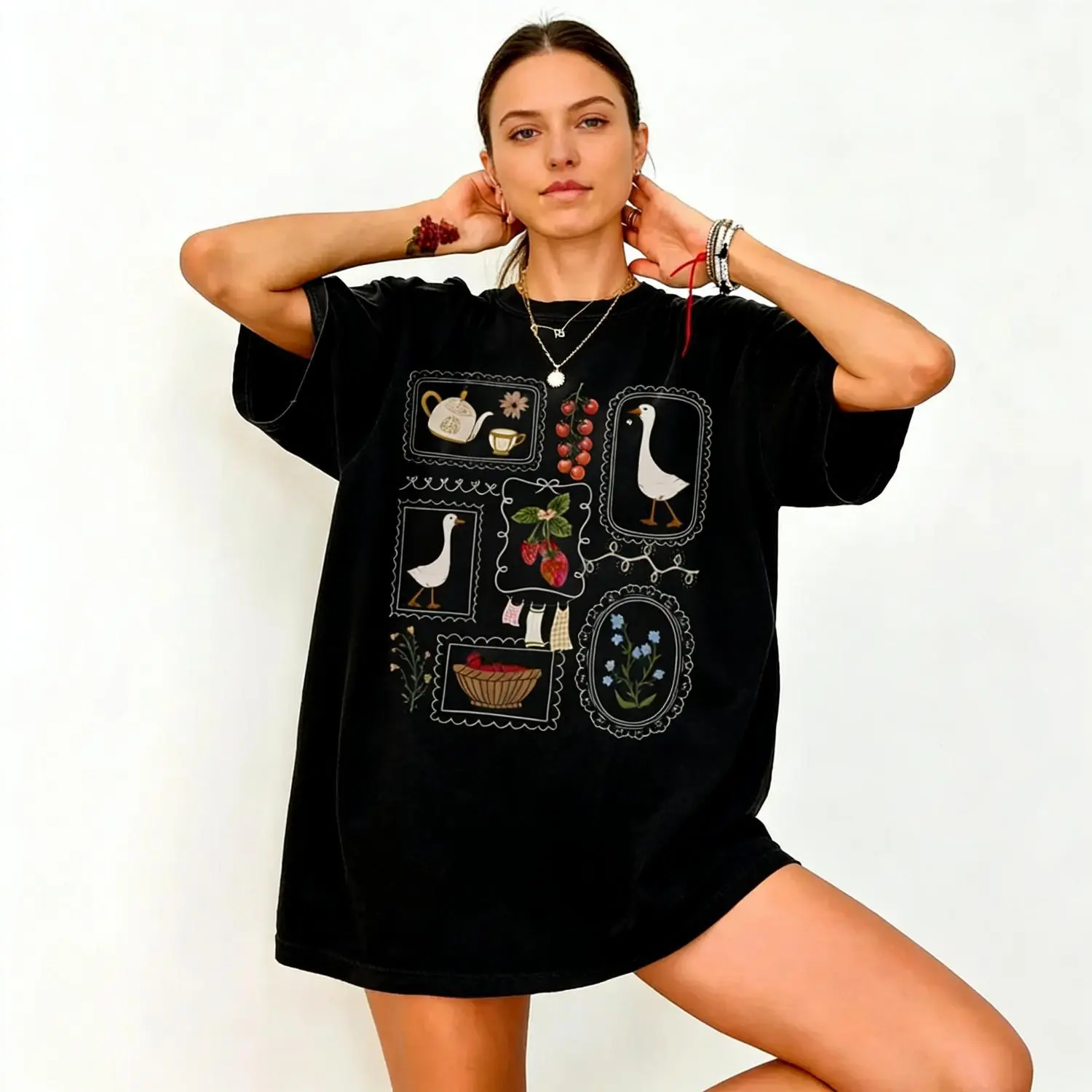 Women's Casual Round Neck Rustic Cottagecore Top - Goose Design, Ideal for Gardening, Spring-Summer Lady Gift