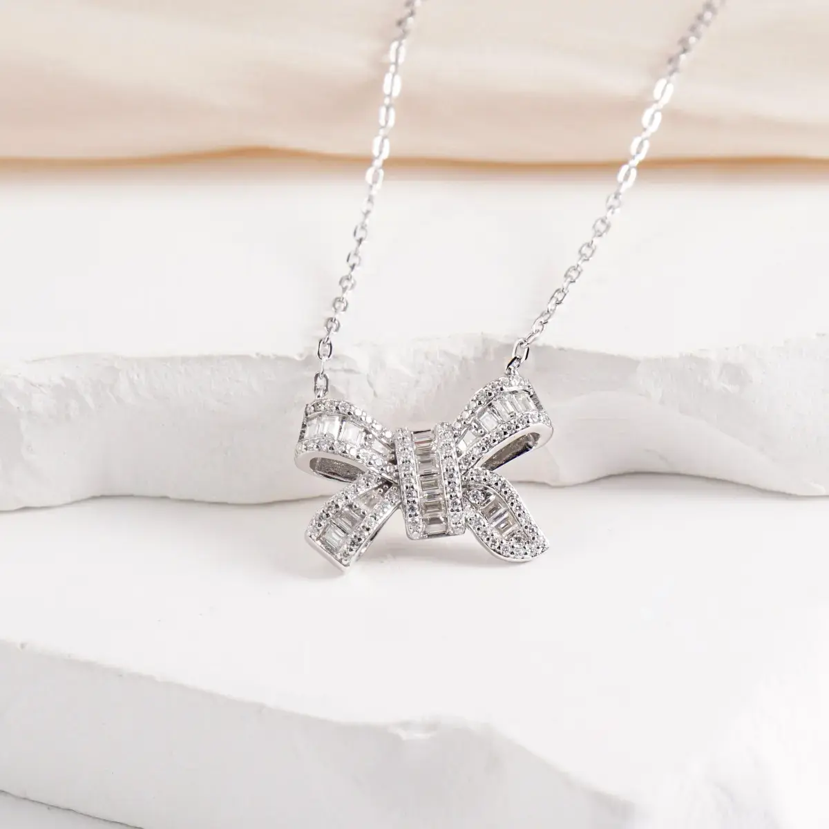 Ladies' Exquisite Silver Bow Necklace - Balletcore Style Adjustable Chain Pendant, Hypoallergenic for Gentle Daily Wear, Classic Bow Knot Adds Vintage Charm, Valentine's Day-Birthday Gift