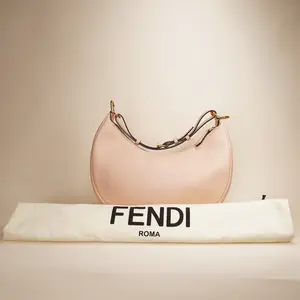 Pre-owned FENDI leather Shoulder Bags Vitello Grace Matte Small Fendigraphy Hobo Bag Light Rose
