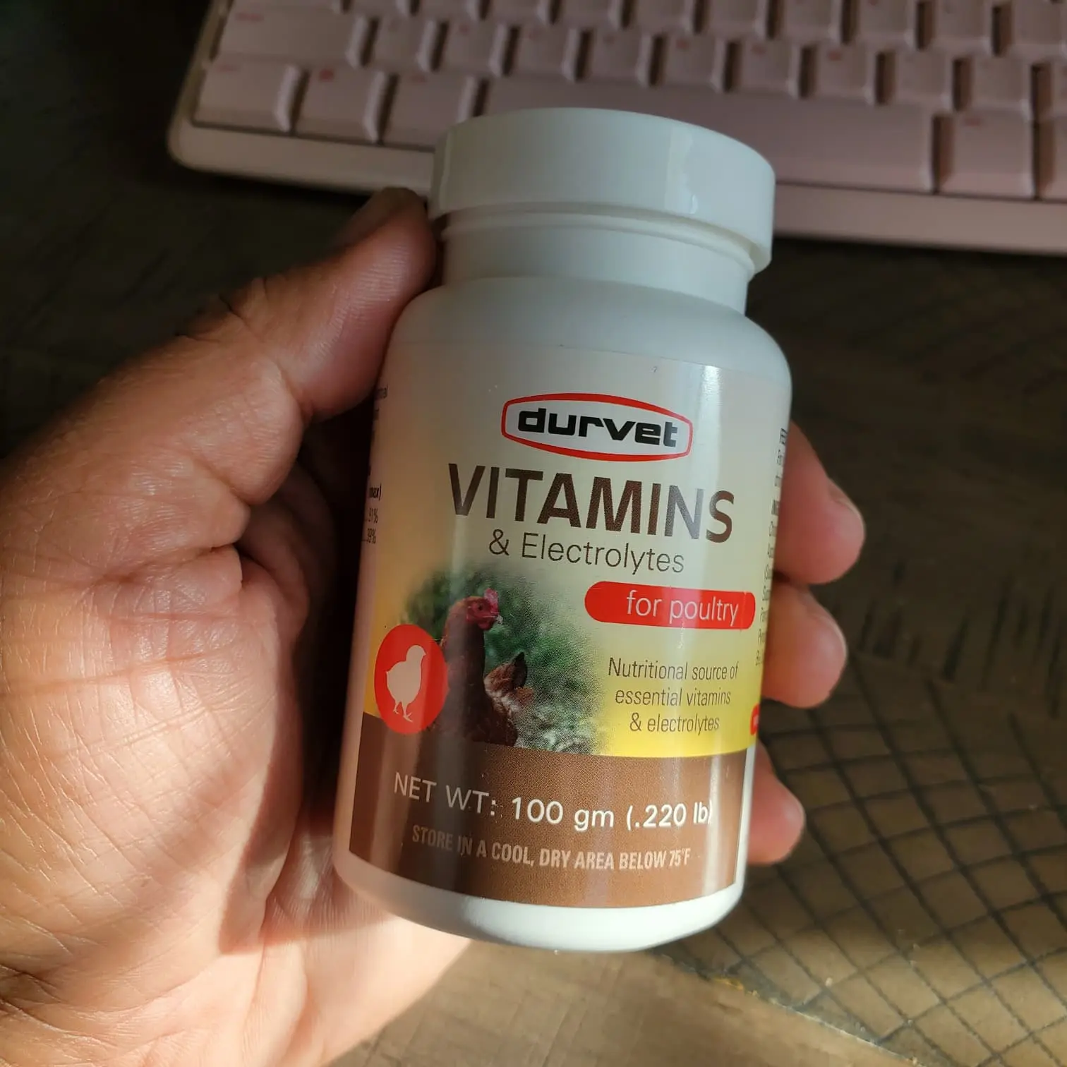 Durvet Vitamins & Electrolytes for Livestock & Poultry 100G - Daily Supplement for Hydration & Health in Chicks, Poultry, Horses, Ruminants, and Swine