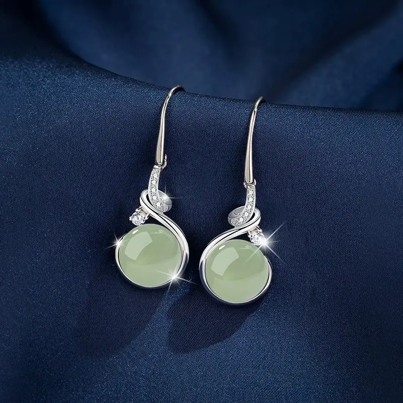 Vintage Green Jade Earrings for Women, Elegant Minimalist Jewelry, Fashion Accessory for Daily Wear, Female, Single Pair, Retro