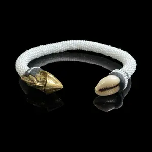 Obatalá Ildé Bracelet – White Beads with Cowrie Shell and Bronze Detailing