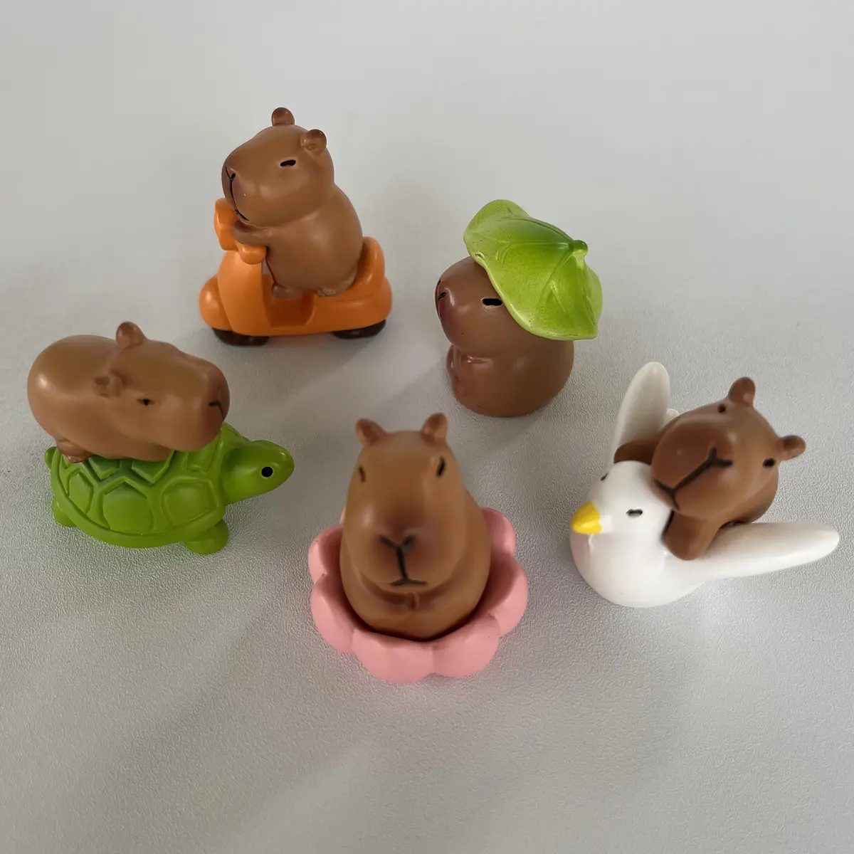 1:12 Scale Miniature Resin Capybara Shape Statue - Plastic Static Figurine, Cute Collectible, Modern Home Decor Accessory, Desktop Display Ornament, Dollhouse Accent