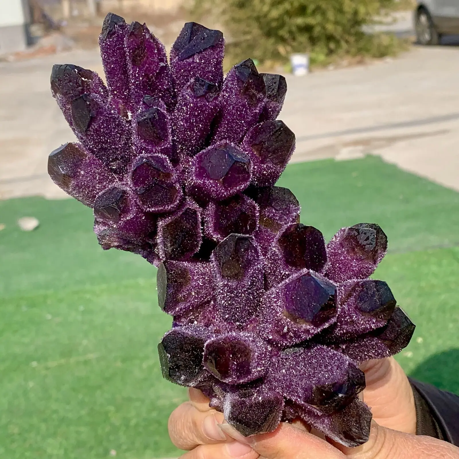 Natural Dark Purple Clustered Phantom Amethyst Geode Specimens - 310g-350g Raw Semi-Finished Handmade Carved Crystals with Crystal Degaussing, Home Decoration Collectibles for Girls, Jewelry Accessories & Derivatives, Teens, 300-350G