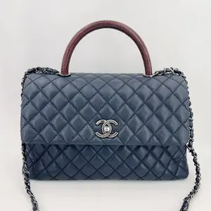 Pre-owned CHANEL Leather Crossbody Bags Caviar Quilted Large Coco Handle Flap Blue