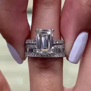Effinny 925 Sterling Silver 4.5ct CZ Emerald Cut 2PC Wedding Ring Set, Fashion Design Affordable Luxury Bridal Ring, Women's Jewelry for Travel