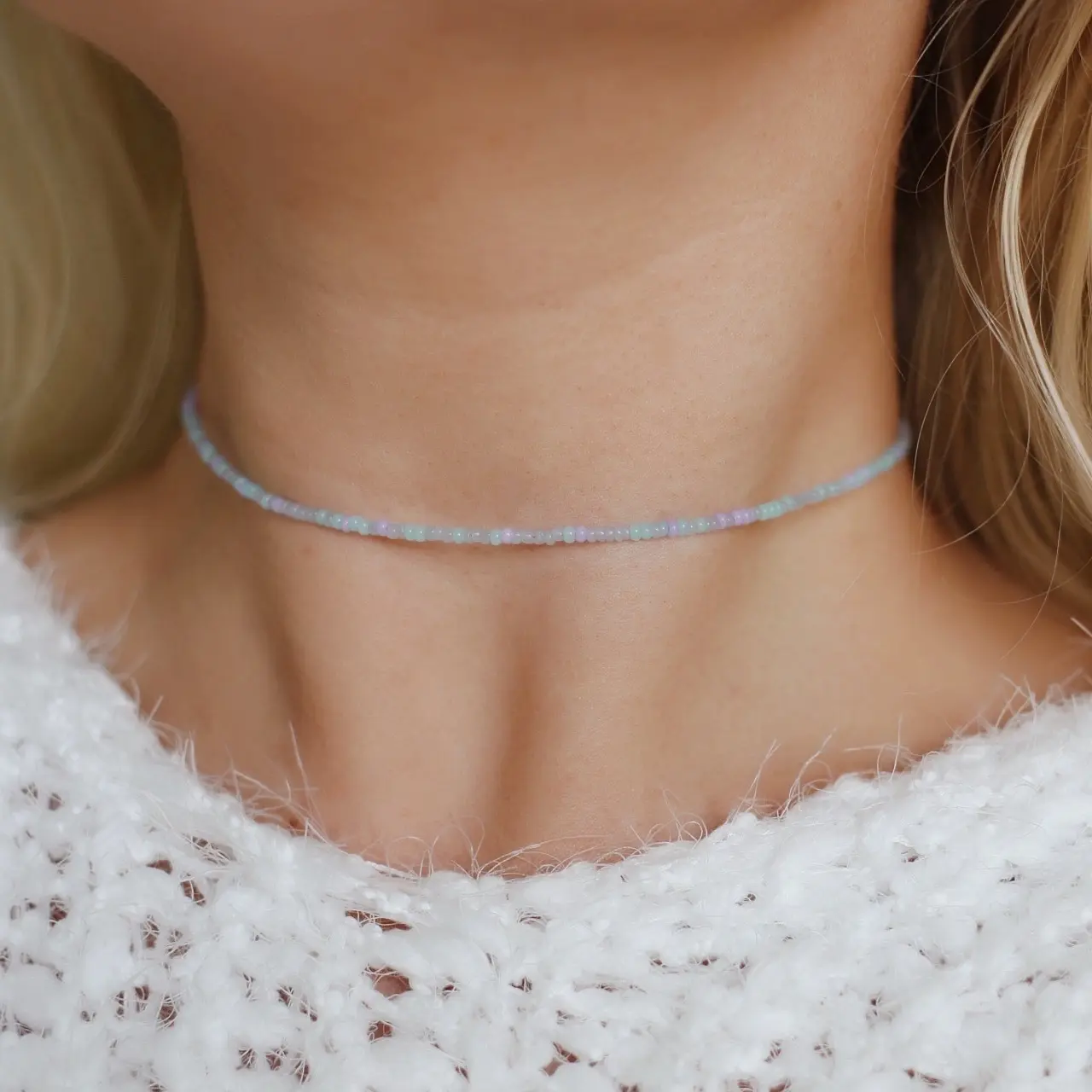 momo★flower　8UEDE SPARKLE CHOKER beaded flower choker - TikTok Shop