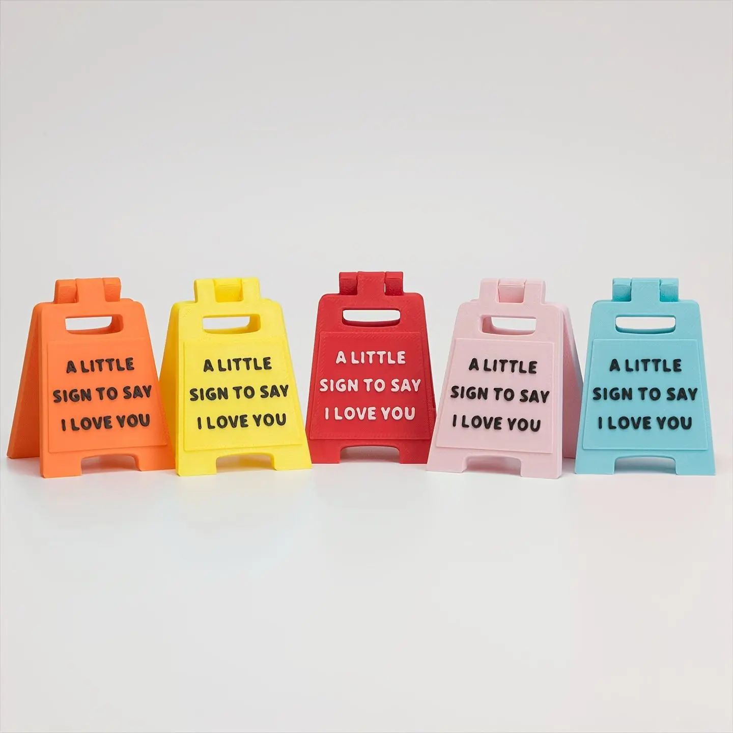 "I Love You" Sign - 3D-Printed Plastic Desktop Decoration