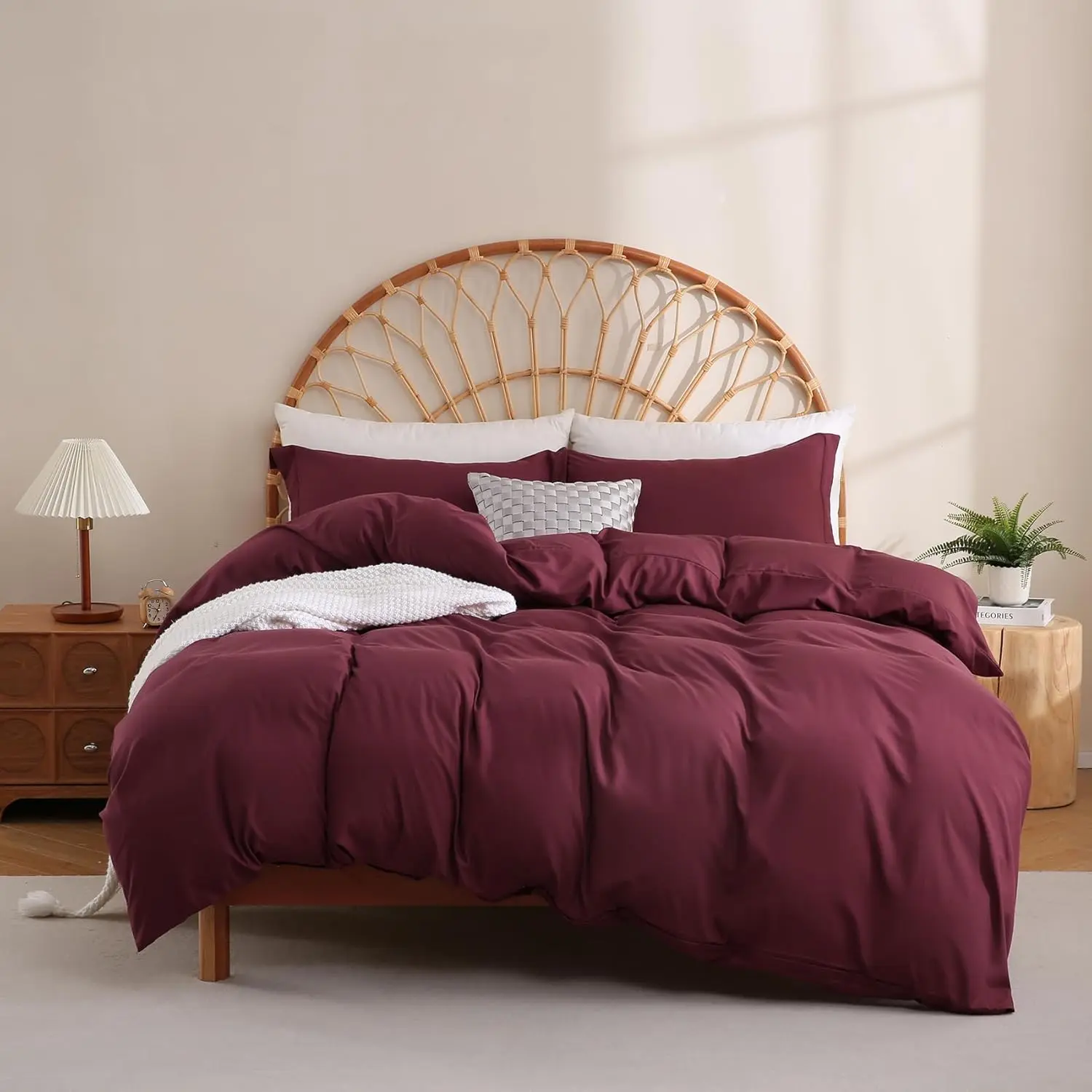 Burgundy Duvet Cover Set - Queen Size, 3-Piece Brushed Microfiber Bedding with Pillow Shams, Breathable Comfy Burgundy Bedding Sets Collections, Comforter Not Included, Comfy Bed Sets, Bed Covers