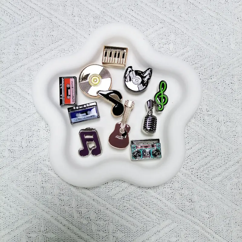 11pcs Fashionable Musical Instruments Shoe Charms For Women Fashion Cave Shoe Buckle DIY Accessories Charm Button Shoe Decoration For Halloween Christmas Thanksgiving Party & Daily Wear Creative Gift Valentine's Day,