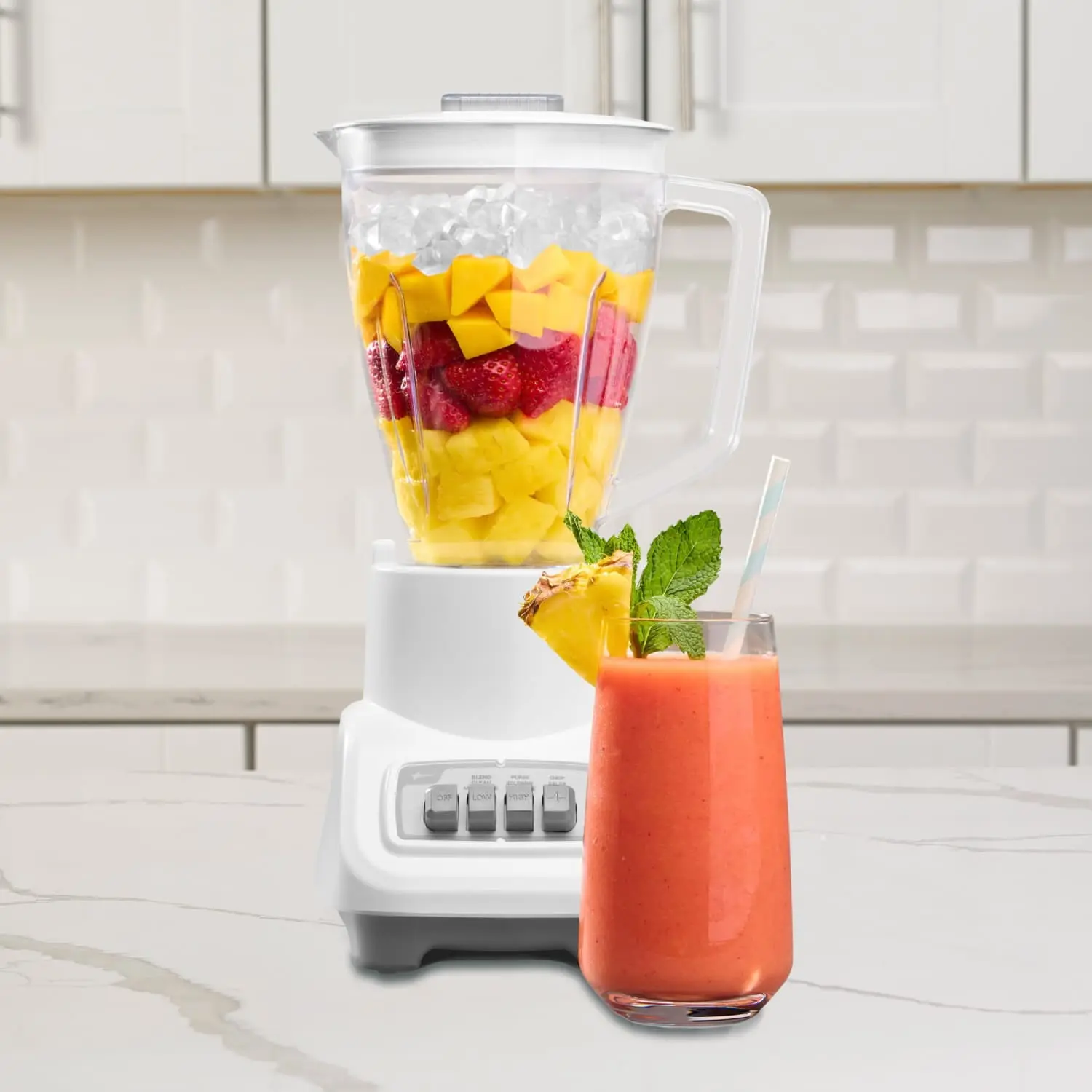 Oster Turbo Blender, 800-Watt Food Blender, White Oster Turbo Blender, 800-Watt Food Blender, White