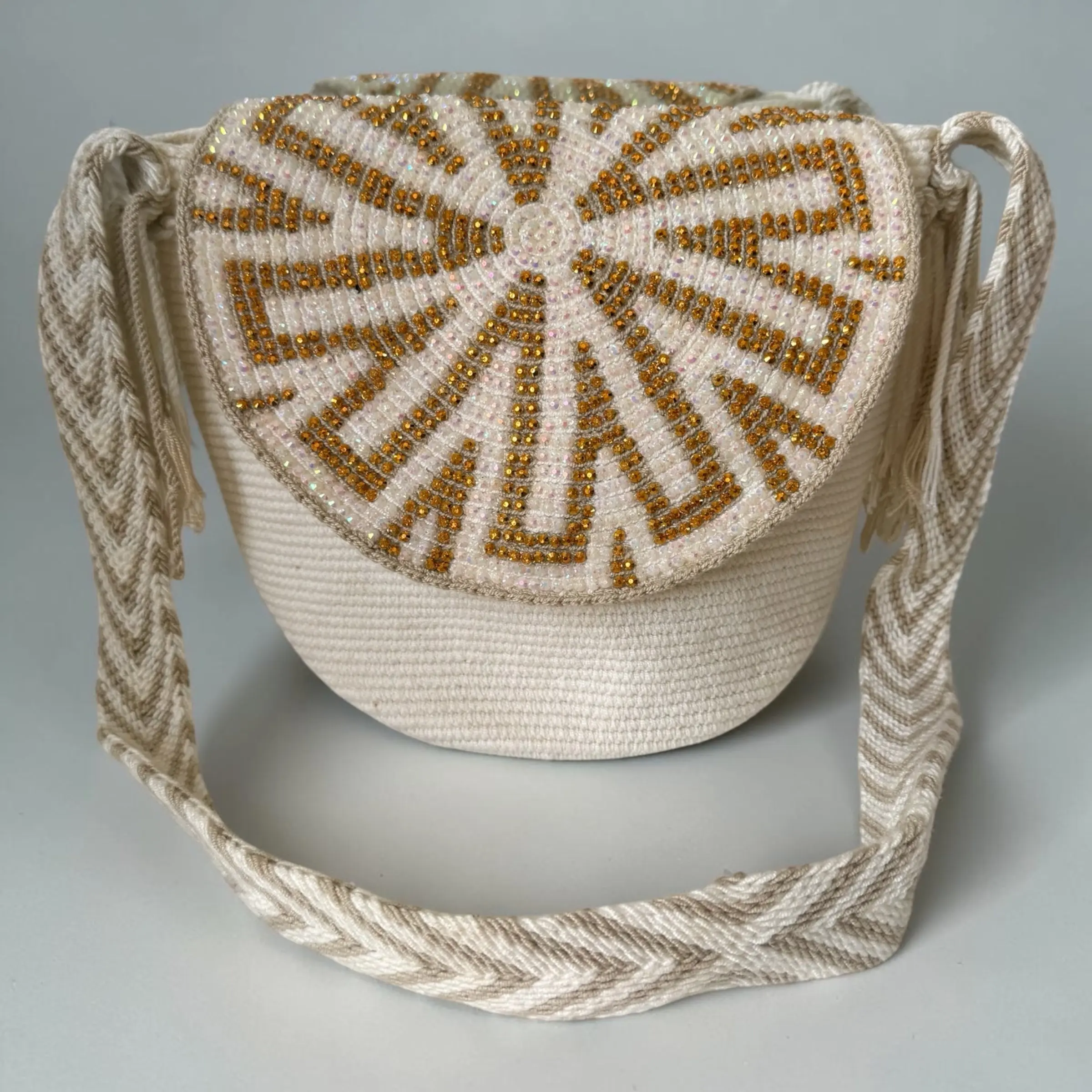 Handmade Wayuu M size with Woven Flap
