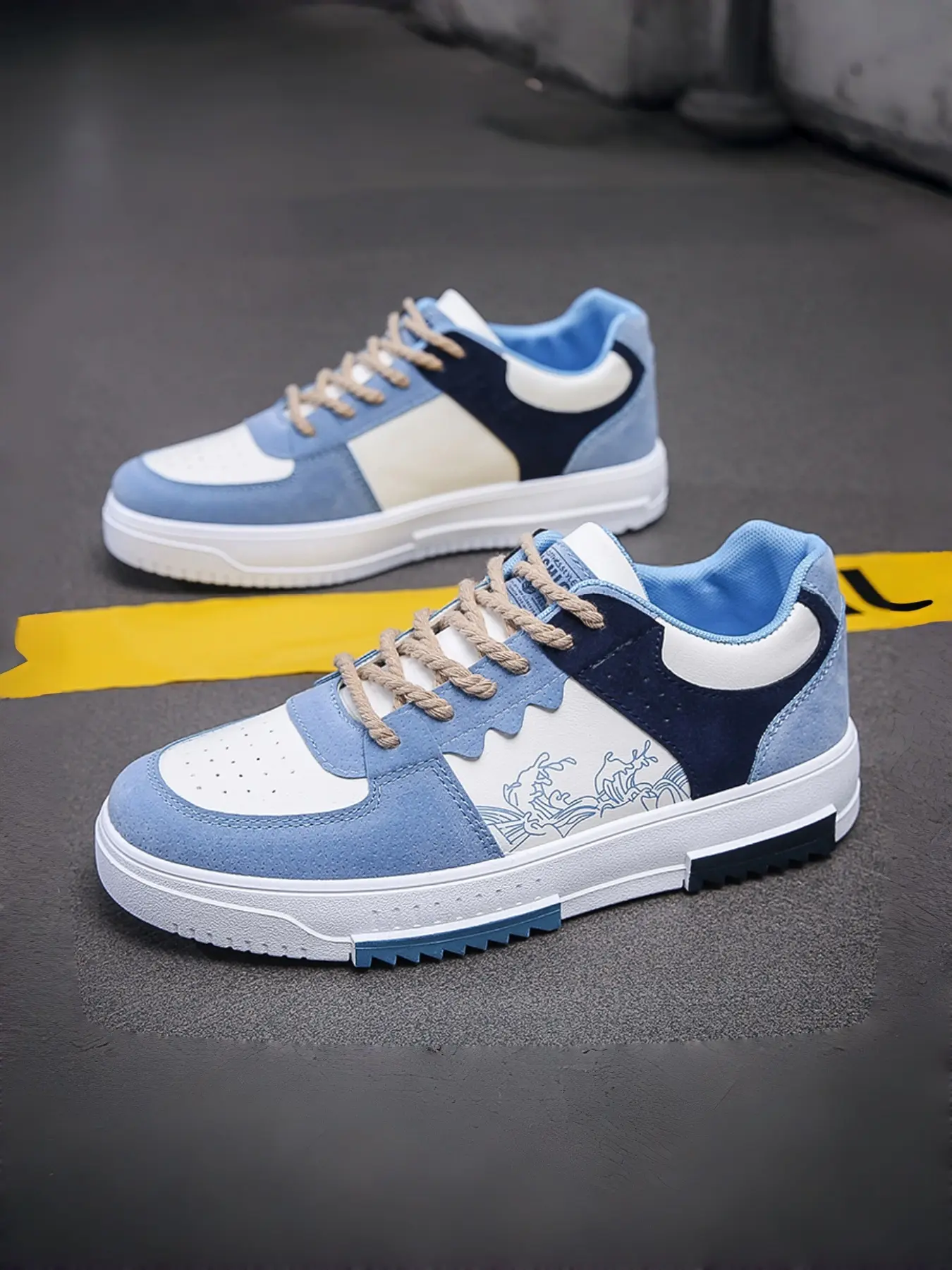 Men's White Casual Sneakers Trendy Walking Sneaker Walking Shoes | Breathable Chunky Sole Design Thick Sole Sneaker | Versatile Everyday Wear Lace Up Sneakers