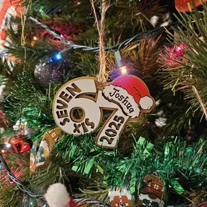 Personalized 6-7 Christmas Ornament for Families with 6-7 Children Unique Family Commemorative Tree Decoration 2025