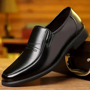 A Pair Of Men's Versatile And Fashionable Soft Bottom And Wear-resistant Slip-on Loafers