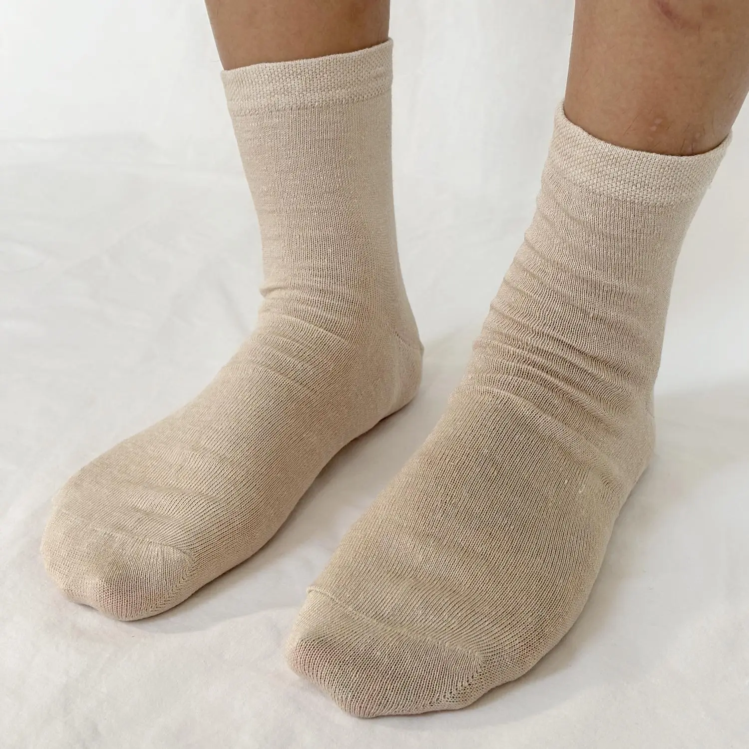(2-Pair Pack) Premium Natural Pure Linen Breathable and Comfortable Non-Stuffy Unisex Versatile Classic Natural Linen Color Essential Socks, Hand-Stitched Toe Seam Natural Plant Fiber Socks, Antibacterial & Deodorizing.Undyed Pure Linen Socks Beige Plain