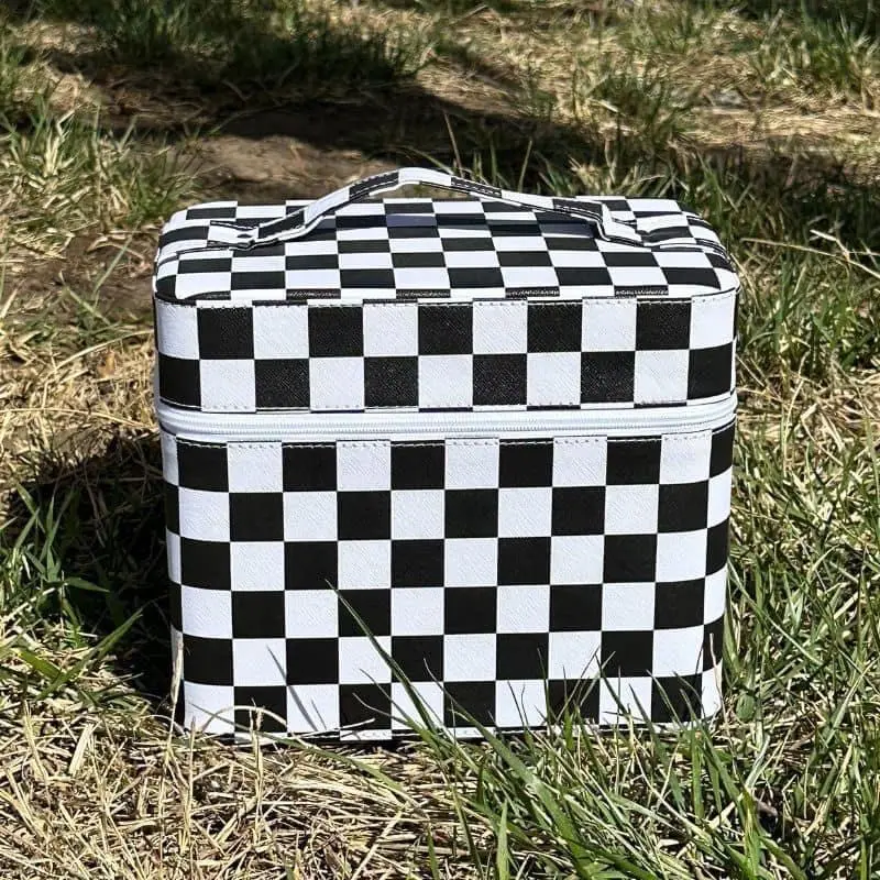 TAKE THE LEAD MAKEUP BOX