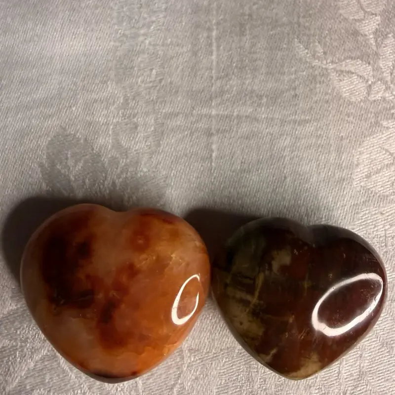 Carnelian Heart Crystal, Natural Polished Healing Crystal for Meditation & Energy Balancing