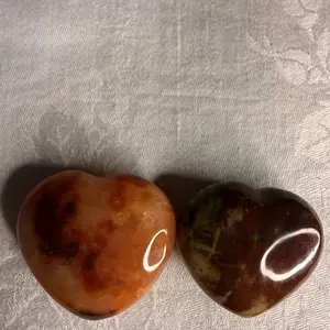 Carnelian Heart Crystal, Natural Polished Healing Crystal for Meditation & Energy Balancing