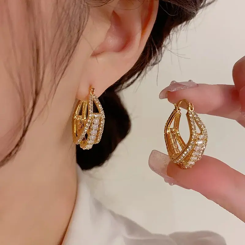 Geometric Square Full Diamond Clip-On Earrings for Women, Elegant High-End Stud Earrings, Trendy Internet Celebrity Earrings, Light Luxury Socialite Style Jewelry DZEH1900