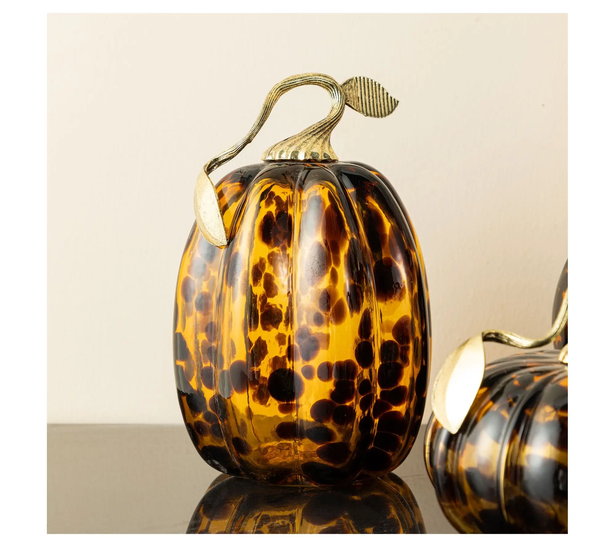 Glitzhome 8"H Amber Dots Glass Halloween Harvest Pumpkin