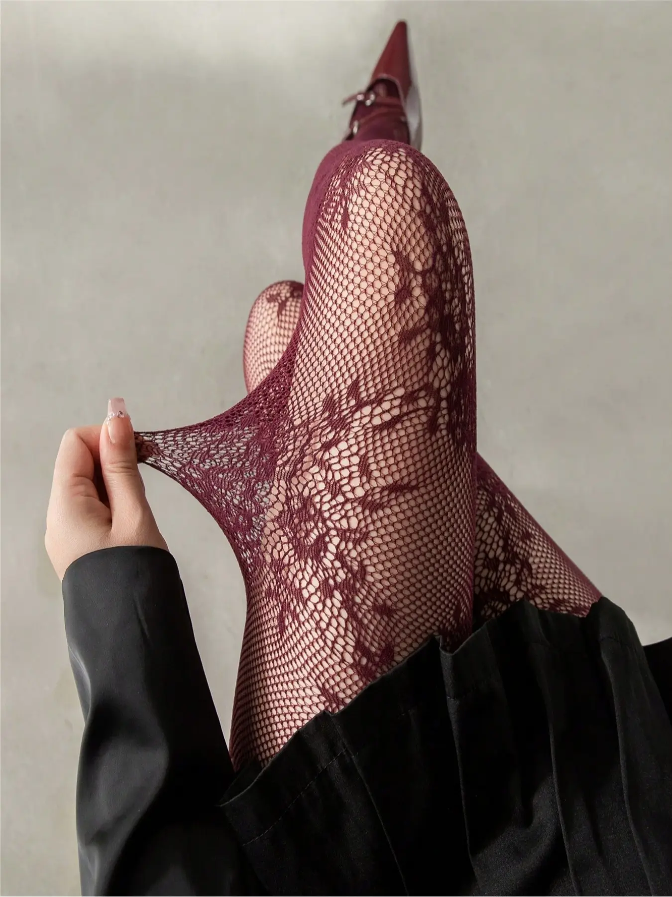 Women's Sexy Hollow Out Knitted Slimming High Waist Stockings, Millennium Vintage Dark Pattern, Fashionable Versatile Thin Plain Pantyhose
