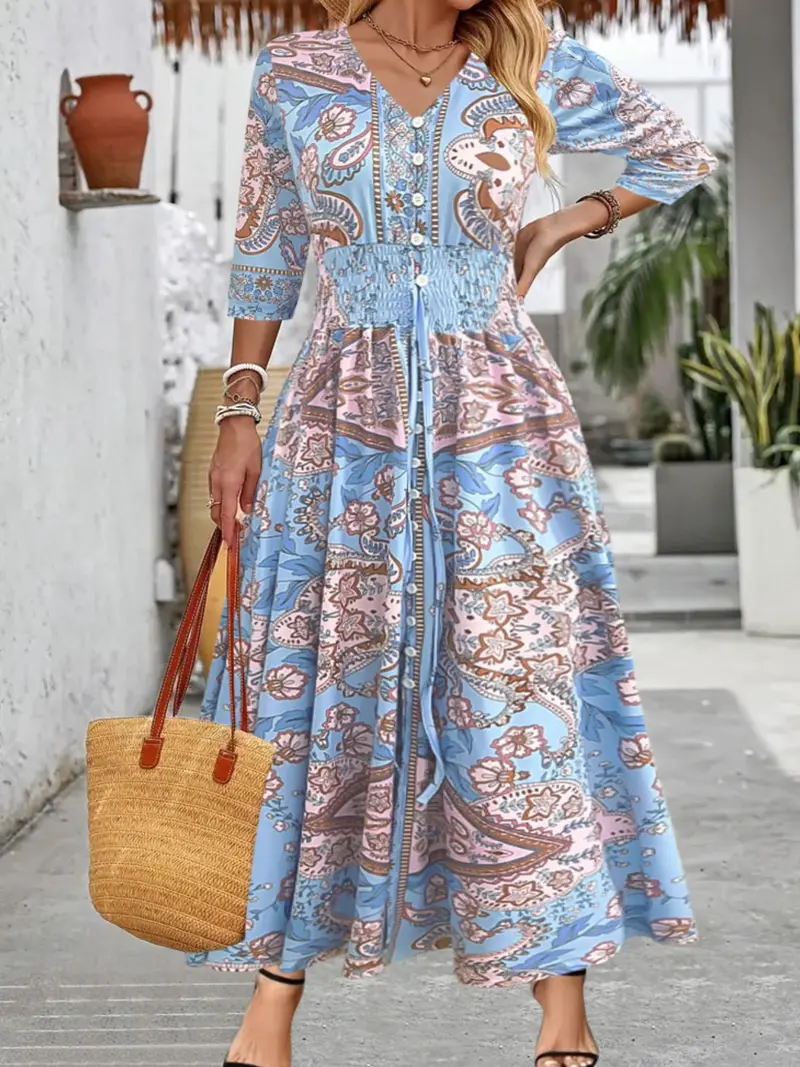 princess polly baby blue dress 1,972 Outfit Boho Chic Stock Photos main image 0