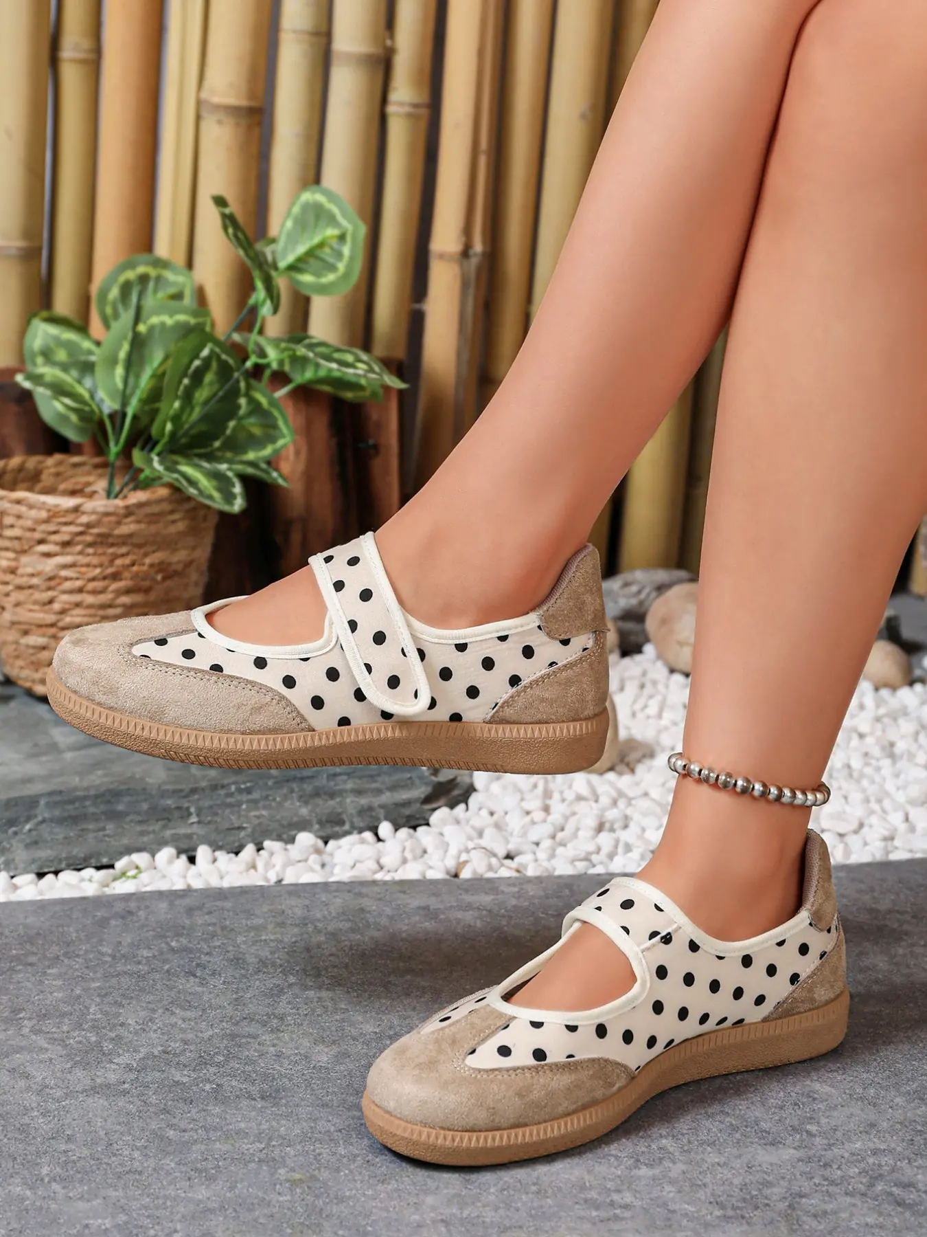 Ladies Dance Sneakers Comfortable Lightweight Non Slip Dance Footwear Jazz Shoes for Women Perfect for Ballet Hip Hop and Aerobics Dancing Shoes