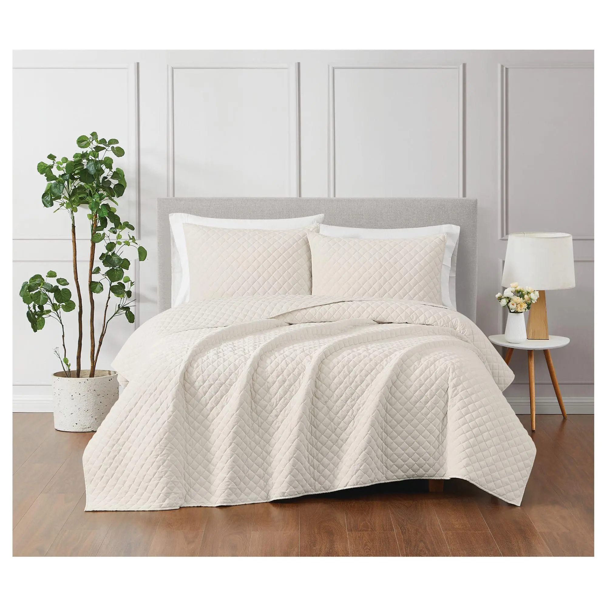 Royal Velvet 3-Piece Diamond Velvet Full/QueenQuilt Set Royal Velvet 3-Piece Diamond Velvet Full/QueenQuilt Set
