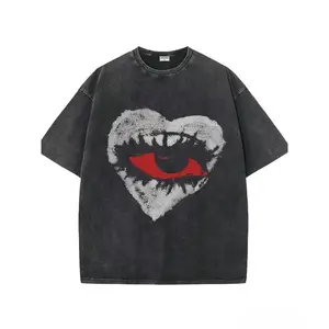 Couple's vintage washed printed T-shirt, heart-shaped eye pattern, distressed design, round neck, short sleeves, loose fit, straight hem, artistic pattern display, unisex, fashionable and trendy, comfortable and versatile, simple and elegant