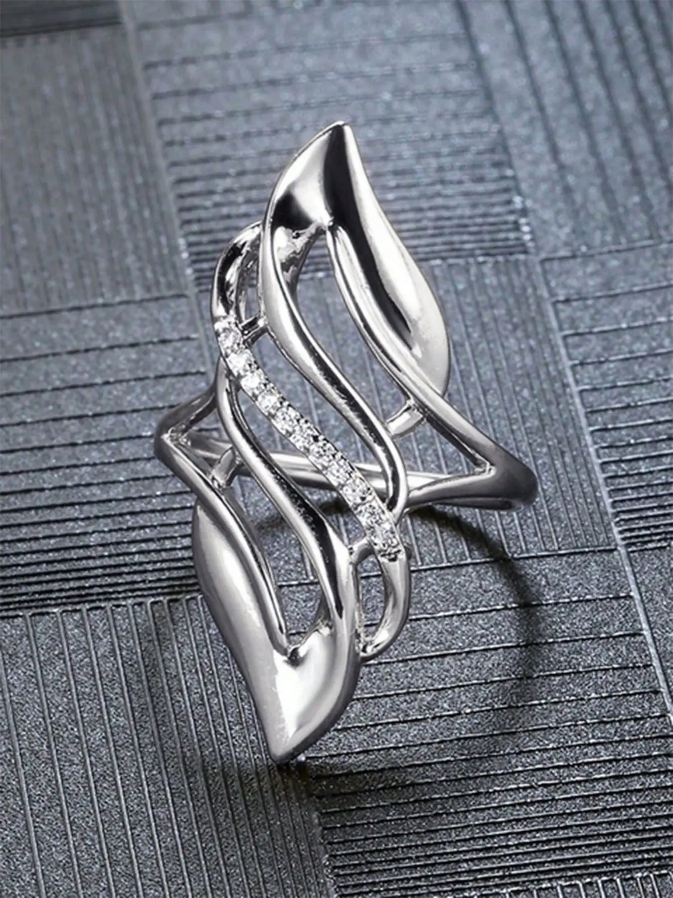 1 PC Elegant Cubic Zirconia Heart Cluster Ring For Women For Wedding Engagement Anniversary Party Band Jewelry Valentine's Day Gift Cubic Zirconia Rings