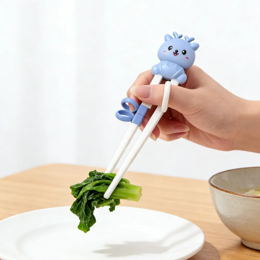 2pcs Cute Cartoon Little Deer Children's Training Chopsticks with Ring Guide Reusable Learning Chopsticks Practice Tableware Easy to Grasp Eating Training Chopsticks Kitchen Dining Assistance Tools Outdoor Camping Tableware Set