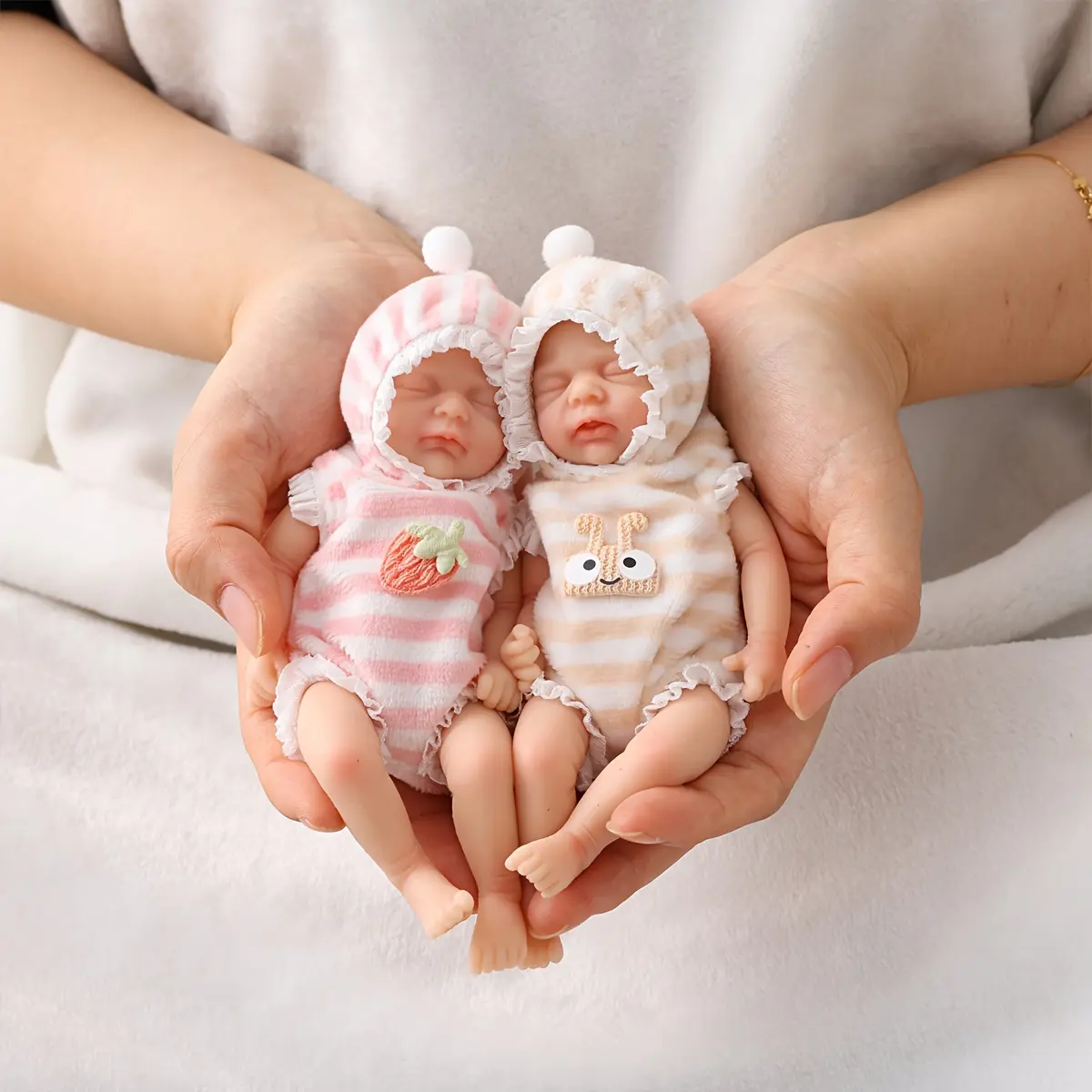 Simulation Mini Reborn Doll Twin Handmade Silicone Toy with Realistic Features and Surprise Accessories (Random)