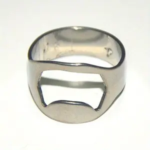 1pc Multi-Functional Colorful Ring-Shape Stainless Steel Opener Kitchen Gadgets Kitchenware Beer Bottle Opener