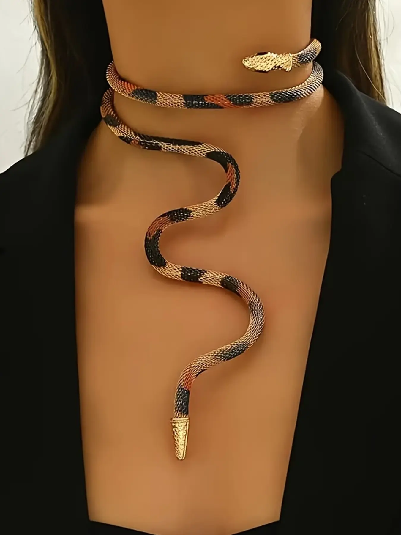 Fashionable Creative Iron Wire Graffiti Neck Wrap Snake-Shaped Necklace, Decorative Necklace, All Seasons Wear, Alloy Material, Durable Accessory, Unique Design Jewelry Accessory, Trendy Fashion Statement Piece, Casual Style Necklaces