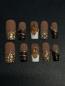French tips nails