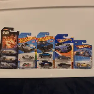 Diecast Mainline (SHOWN LIVE ON SCREEN) Car Model