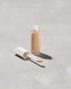 We're Even Hydrating Longwear Concealer — 220W