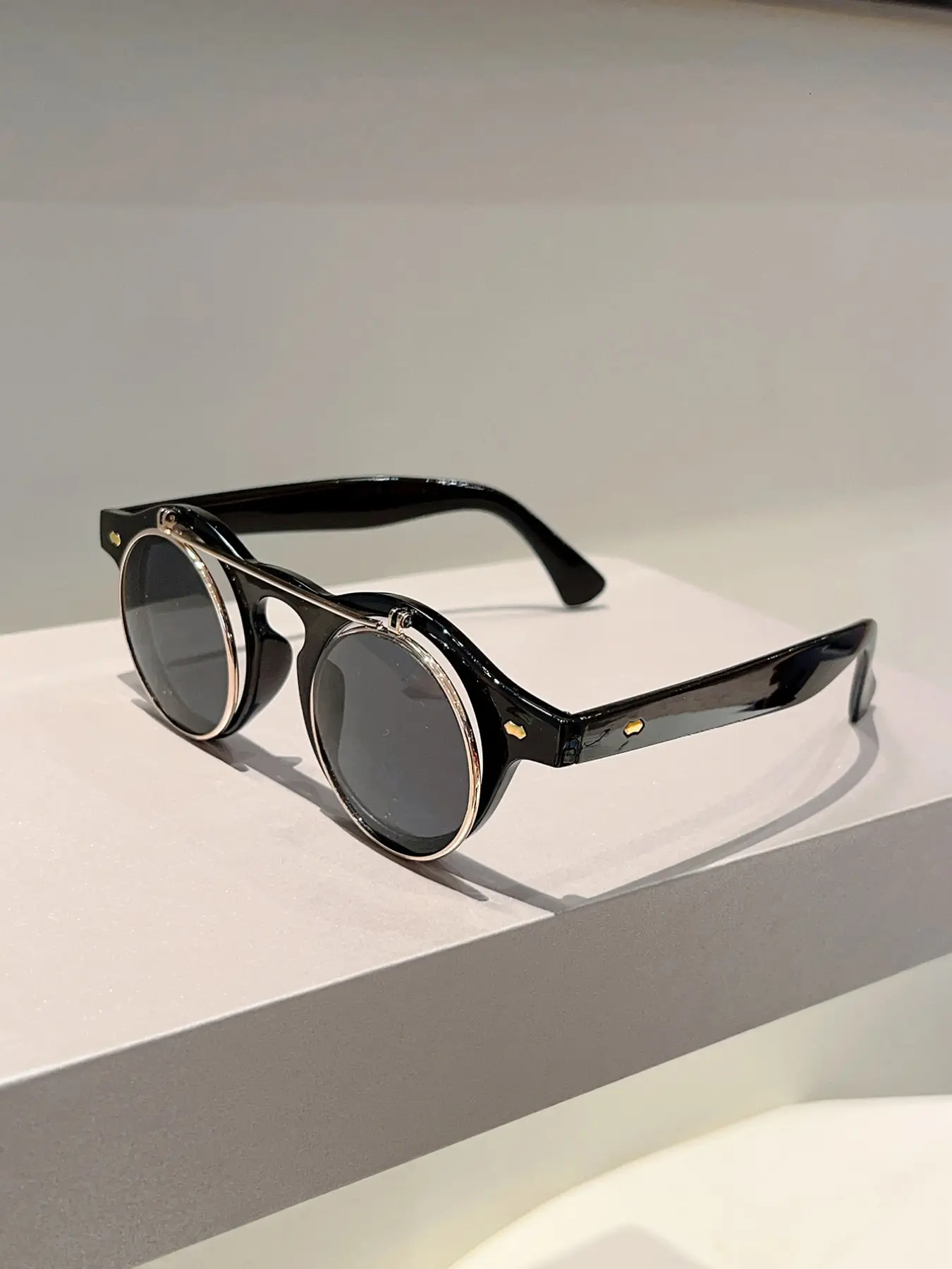 New Round Frame Dual Layer Flip Cover Decorative Glasses, Irregular Legs Design, Trendy Versatile Vintage Style Fashion Sunglasses, Trendy Casual Sunglasses, Fashionable Sunglasses