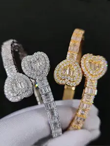 Women's Rhinestone Decorated Heart Shaped Bracelet, Heart Design Bracelet, Fashionable Jewelry for Party, Everyday Accessories, Trendy All-match & Exquisite Jewelry for Birthday Gift