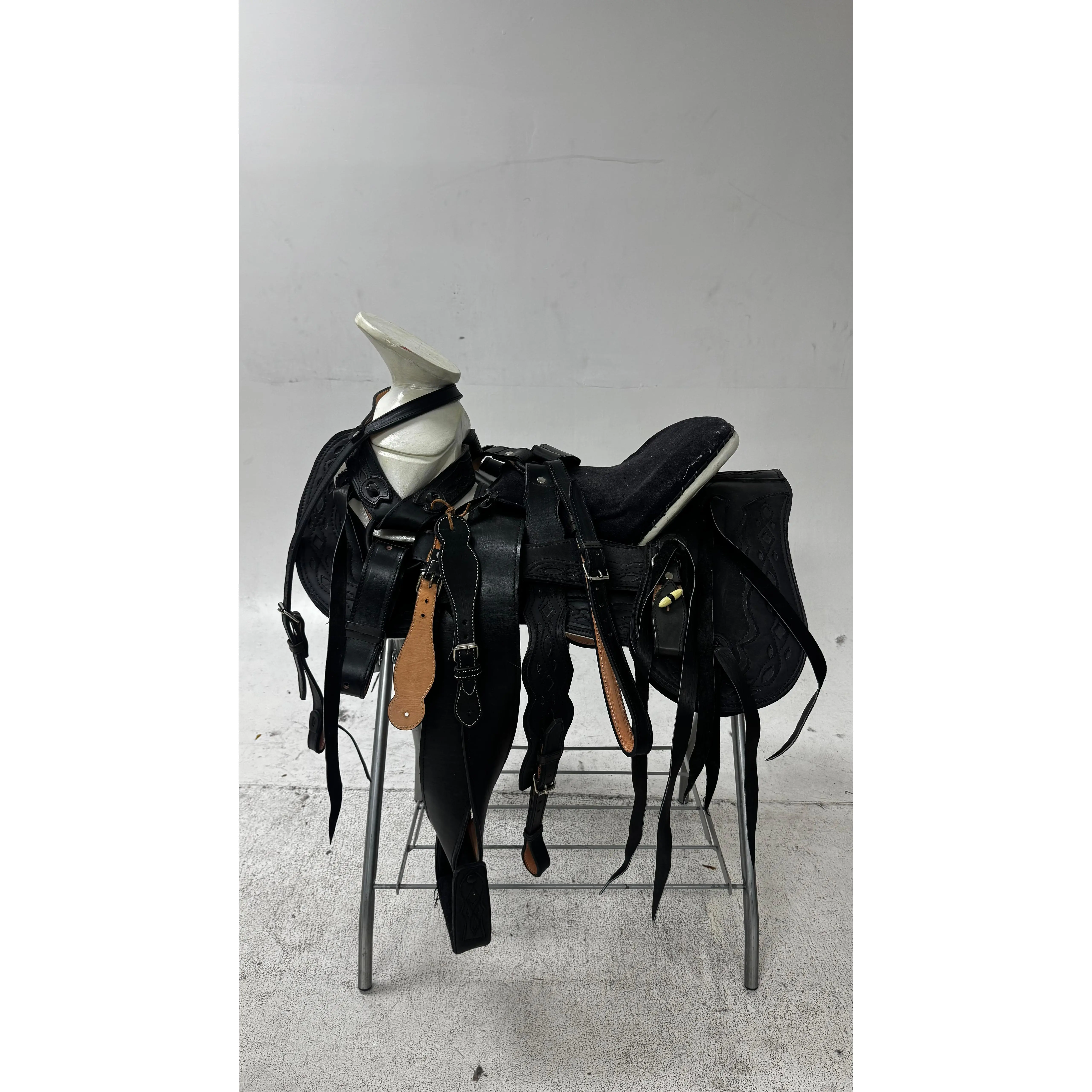 Charro Saddle – All-Black Leather with Suede Detailing (15.5”) “El Fantasma”