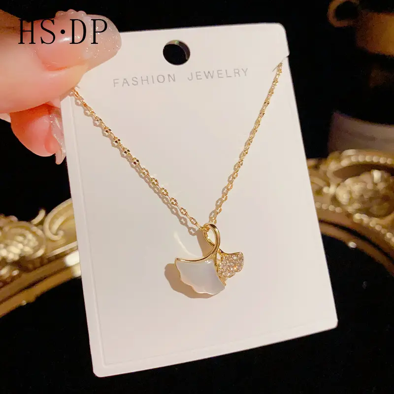 Fashionable and Elegant Sweet Mother-of-Pearl Ginkgo Necklace