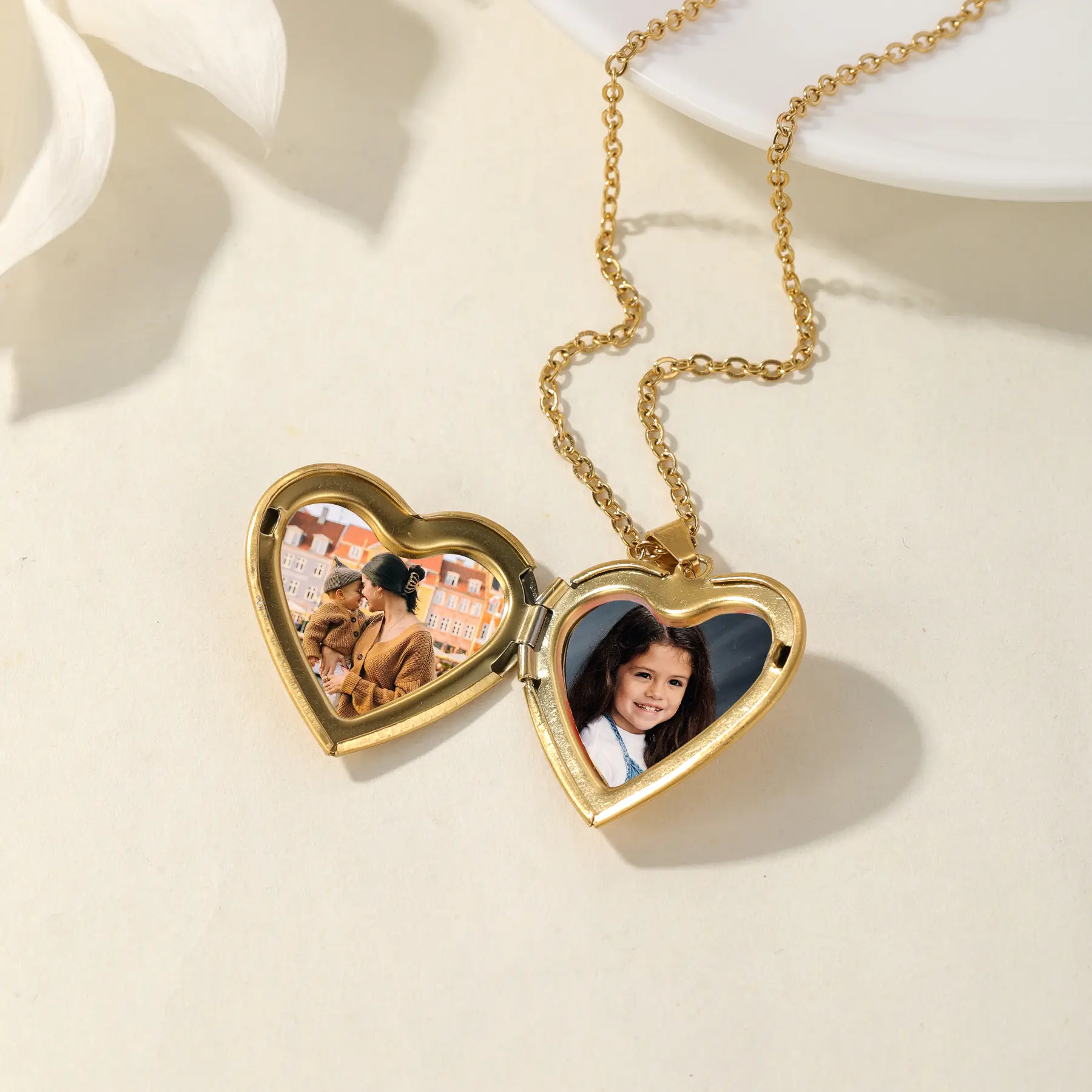 Custom Engraved Heart Custom Photo Pendant Locket Necklace - Casual Long Unisex Costume Jewelry, Christmas Anniversary Gift for Her