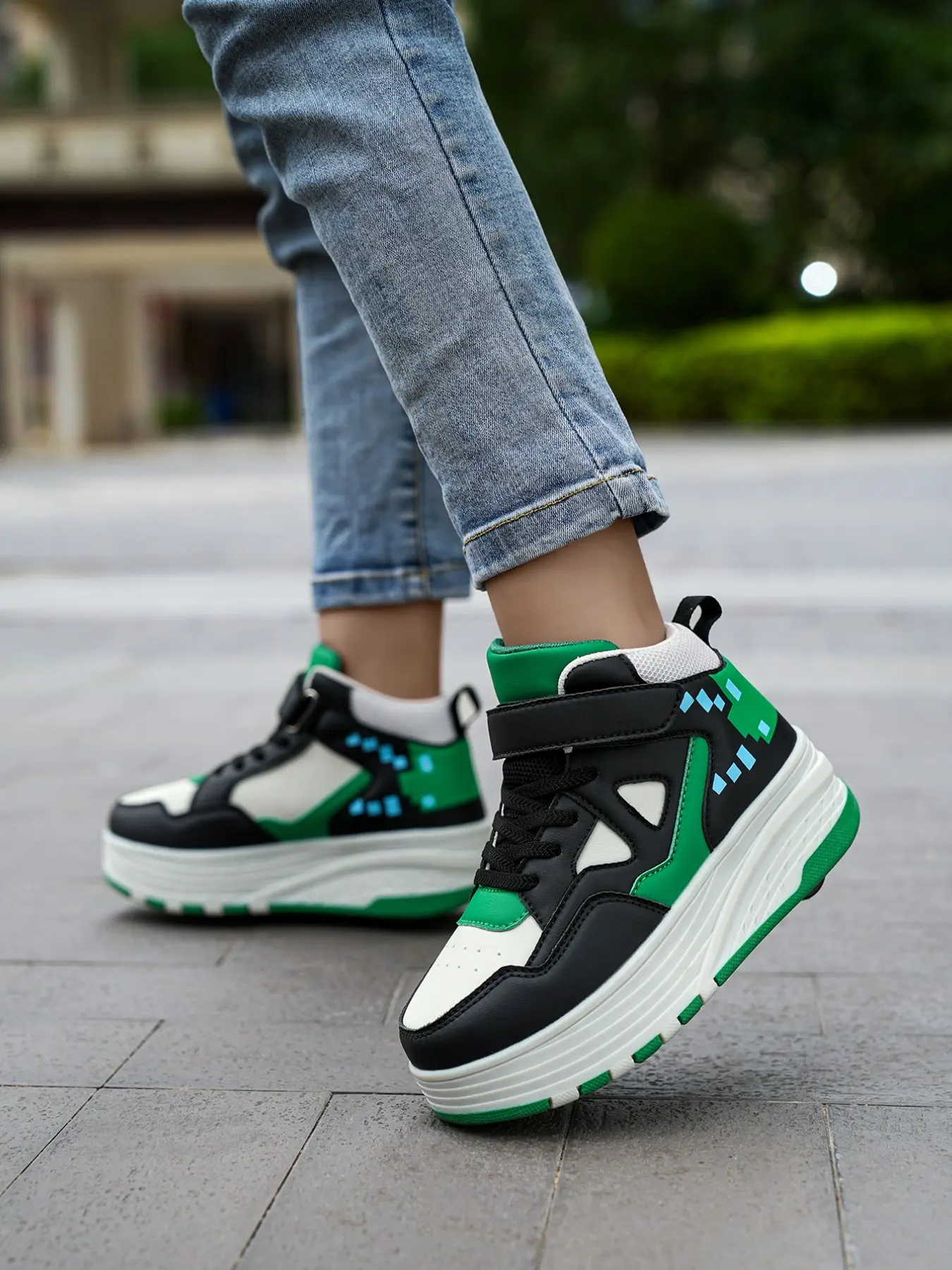 2026 New Teen Sports Roller Skates, Unisex Patchwork Leather Thick Sole Hook Letter Casual Shoes with Wheels, Detachable Dual Wheels, Fashionable Youth Roller Skates
