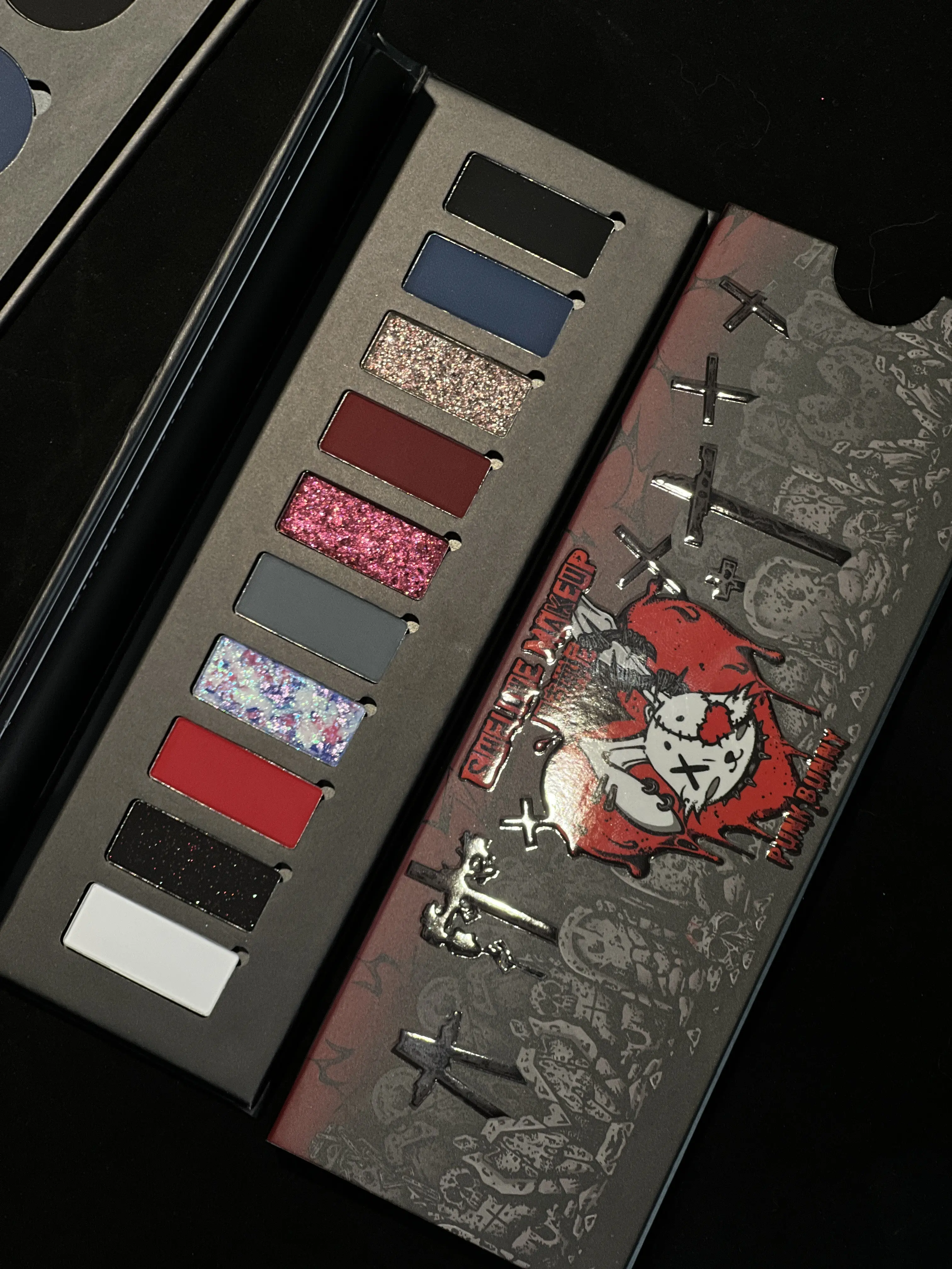 Shellwe Makeup x Freya86 Punky Bunny Collectibles Multi Color Eyeshadow Palette, Mini-Size Gothic Eyeshadow