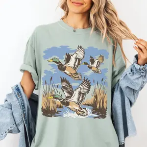 Comfort Colors Vintage Ducks T-Shirt, Unisex Retro Nature Tshirt, Duck Hunting Aesthitic, Outdoorsy Aesthetic Graphic Tee, Mallard TShirt
