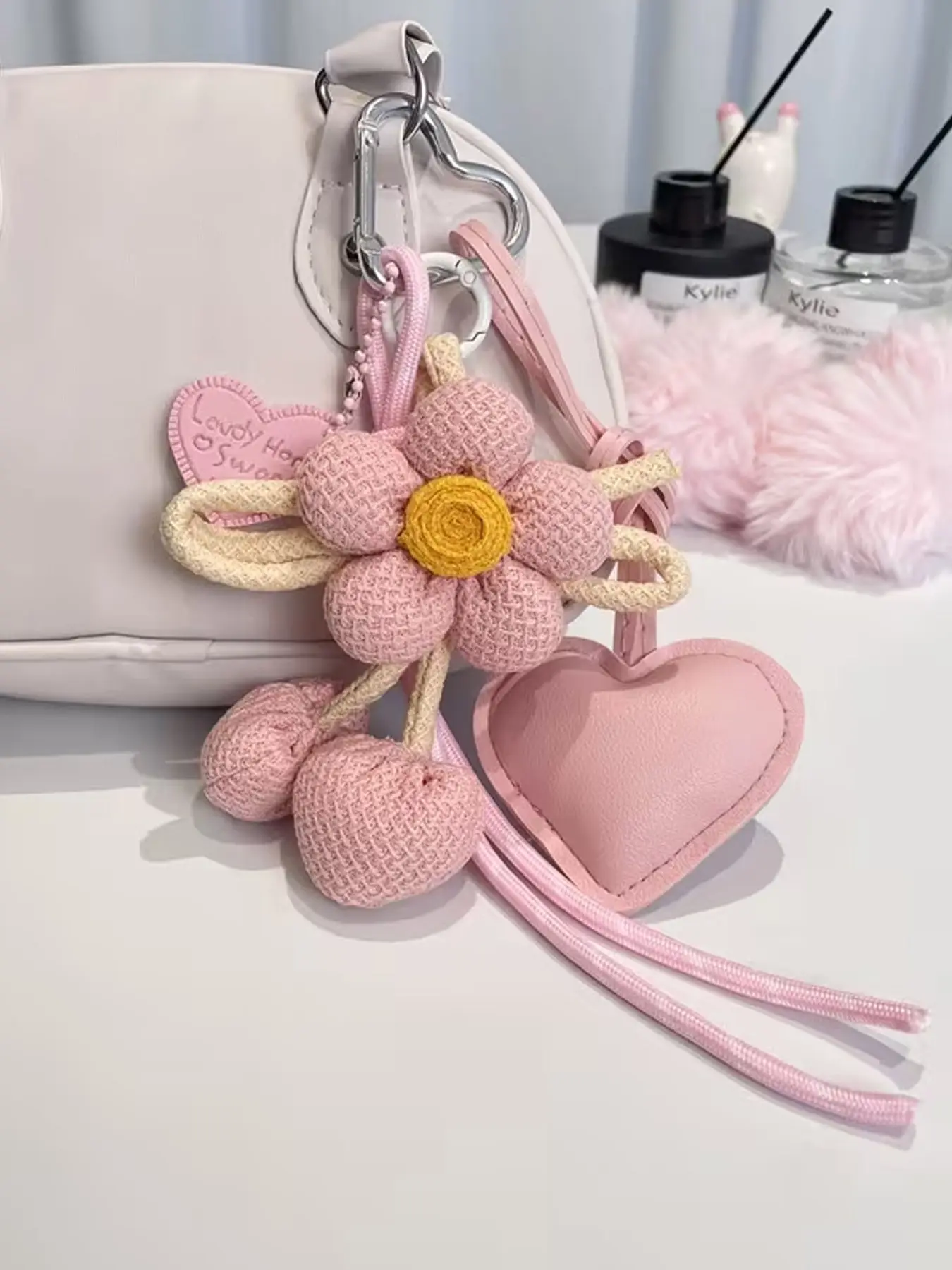 Healing Forest Style Flower Heart-Shaped Keychain/Bag Pendant, Knitted Flower Pendant Paired With Faux Leather Heart-Shaped Pendant, Bag Accessories And Car Key Pendant, Keychain Accessory, Small Gifts For Birthdays, Mother's Day