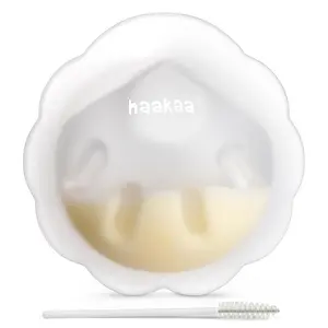 haakaa Petal Soft Silicone Milk CollectorDiscreet Leak-Protection Breast Milk Saver, Reusable Breast Shells Milk Collection Cup for Breastfeeding with Cleaning Brush