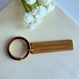 Personalized Bar Keychain Love Phrase in Spanish Evoluciona tanto que tengan que volver a conocerte Unique Gift Idea