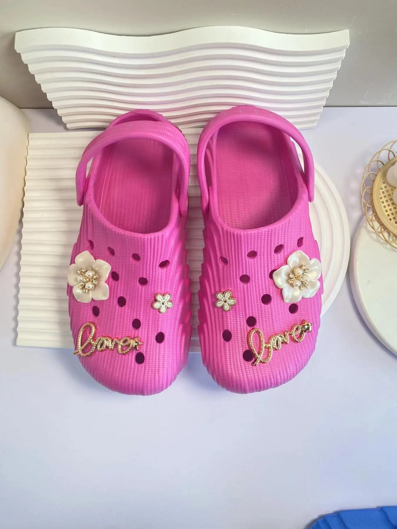 Women's Fashionable Flower & Letter Design Clogs, Casual Comfortable Home Slippers, Summer Beach Slippers, Two Ways To Wear Shoes for Indoor & Outdoor, Girl